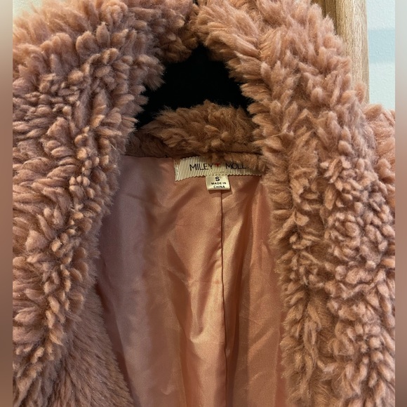 Fuzzy pink jacket - Picture 2 of 2